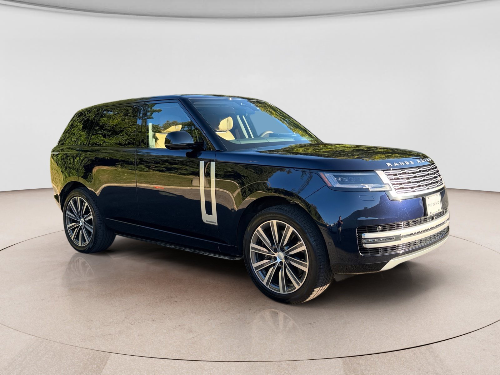 Used 2025 Land Rover Range Rover Autobiography AWD/4WD image 7