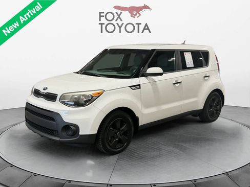Used 2017 Kia Soul FWD image 1