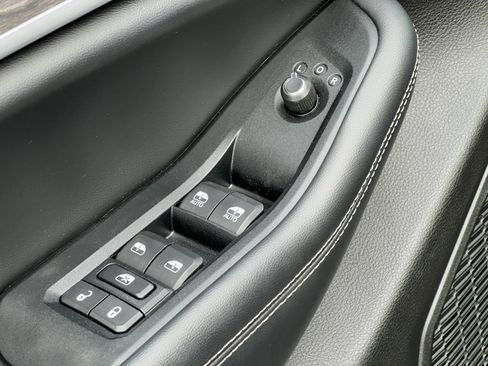 Used 2023 Jeep Grand Cherokee L Limited w/ Trailer Tow Group (B) image 16