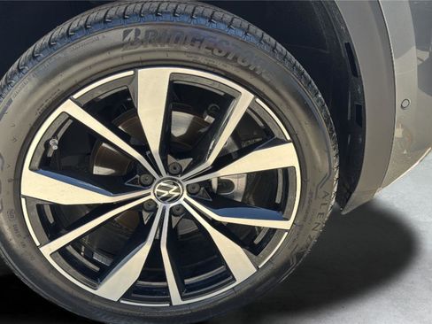 Used 2025 Volkswagen Atlas Cross Sport SEL Premium R-Line image 27