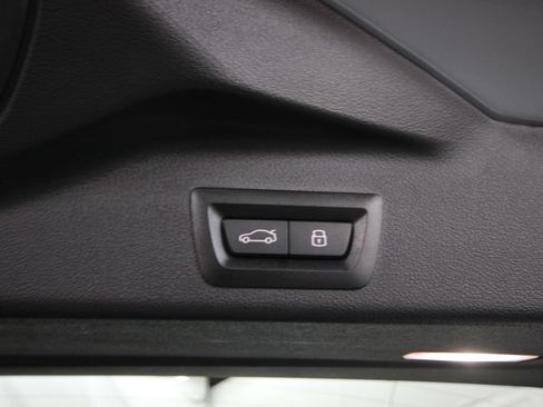 Used 2025 BMW X5 xDrive40i w/ M Sport Package AWD/4WD image 10