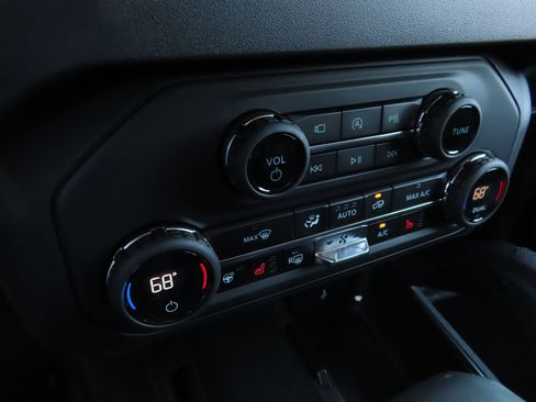 New 2026 Ford Bronco Raptor AWD/4WD image 18