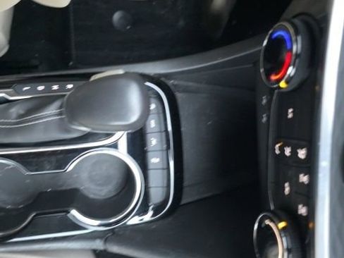 Used 2024 Buick Encore GX Sport Touring image 13