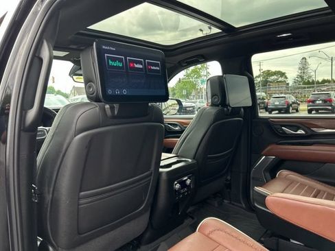 Used 2024 GMC Yukon XL Denali Ultimate w/ LPO, Floor Liner Package AWD/4WD image 23