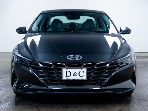 Used 2021 Hyundai Elantra Limited image 2