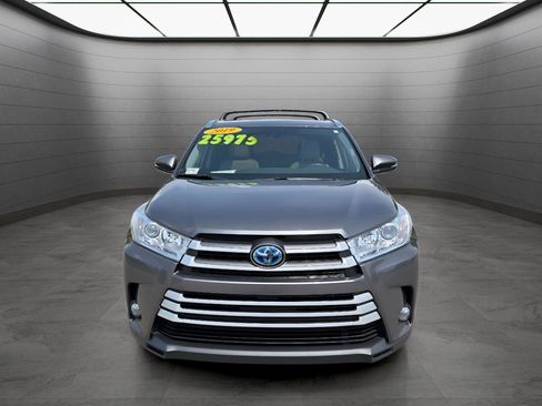 Used 2019 Toyota Highlander XLE image 7