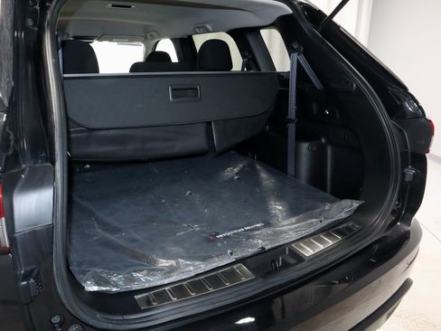 Used 2024 Mitsubishi Outlander ES image 12