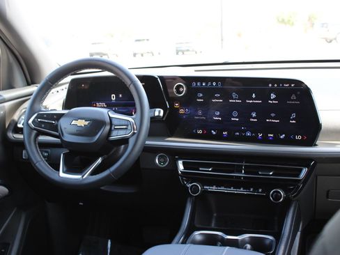 Used 2026 Chevrolet Traverse LT w/ Driver Confidence Package AWD/4WD image 28