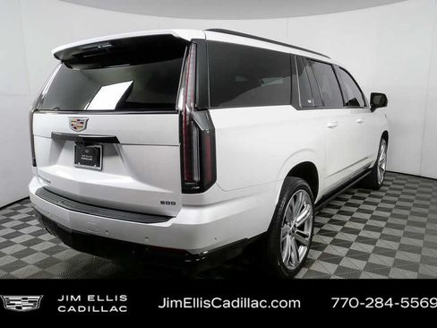 Used 2025 Cadillac Escalade ESV Sport Platinum AWD/4WD image 32