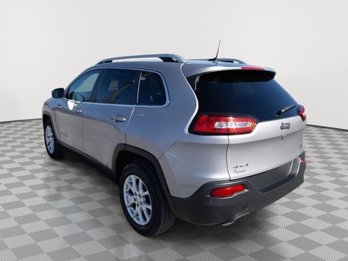 Used 2017 Jeep Cherokee Latitude w/ Cold Weather Group image 7