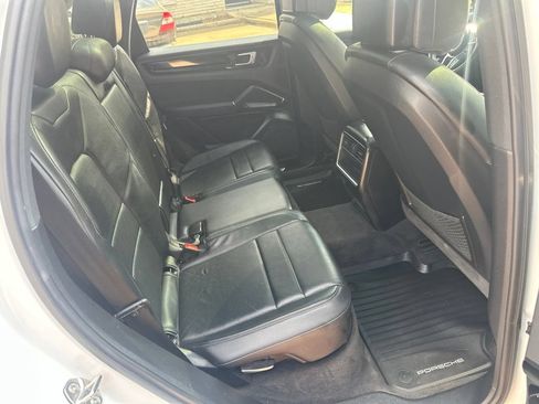 Used 2020 Porsche Cayenne AWD/4WD image 20