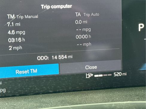 Used 2025 Volvo XC60 B5 Plus image 12