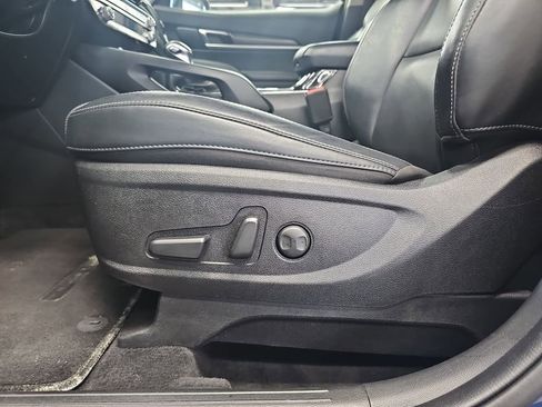 Used 2025 Kia Telluride S FWD image 29