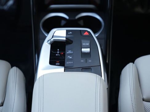 Used 2023 BMW X1 xDrive28i w/ Premium Package image 12