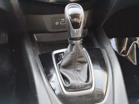 Used 2019 Nissan Rogue Sport S image 17