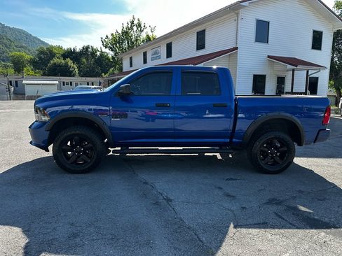 Used 2019 RAM 1500 Express w/ Express Value Package AWD/4WD image 7