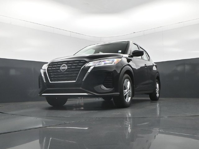 Certified 2025 Nissan Kicks Play S FWD image 35