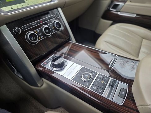 Used 2017 Land Rover Range Rover Supercharged image 18