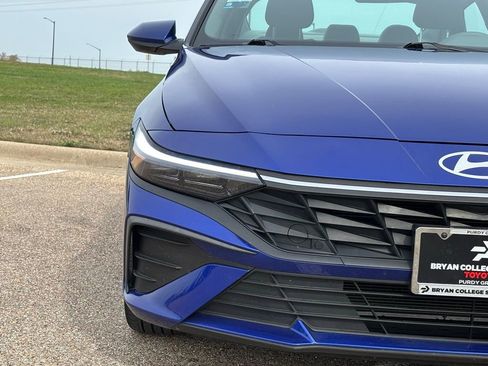 Used 2024 Hyundai Elantra SEL image 4