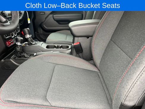 New 2025 Jeep Gladiator Rubicon w/ Convenience Group image 15