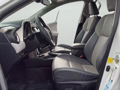Used 2015 Toyota RAV4 Limited w/ Technology Package AWD/4WD image 19