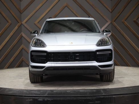 Used 2022 Porsche Cayenne Turbo image 10