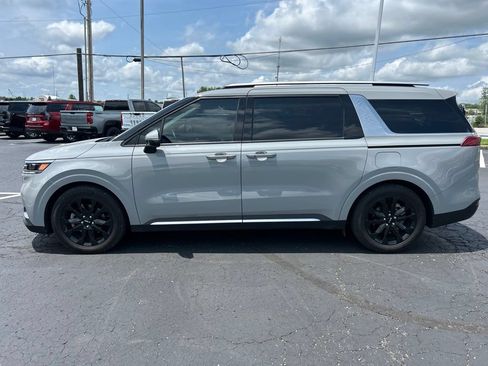 Used 2023 Kia Carnival SX Prestige FWD image 8