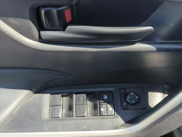 Used 2022 Toyota RAV4 LE FWD image 10