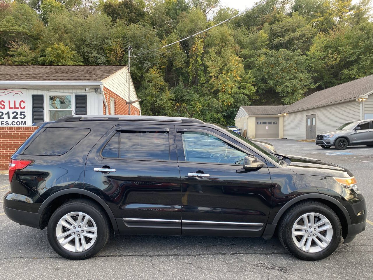 Used 2012 Ford Explorer XLT AWD/4WD image 4