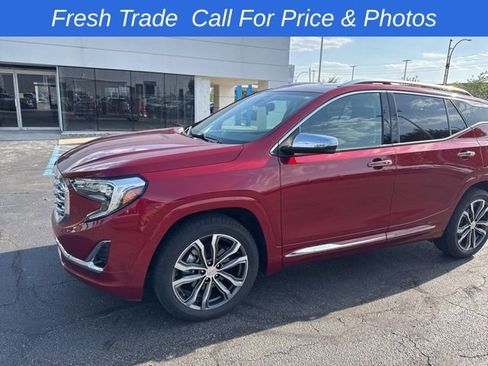 Used 2019 GMC Terrain Denali w/ Driver Alert Package II AWD/4WD image 3
