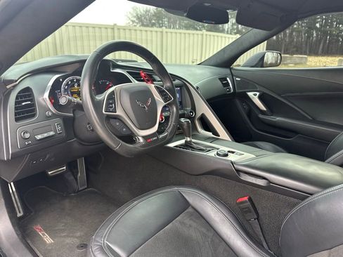 Used 2015 Chevrolet Corvette Z06 w/ 3LZ Preferred Equipment Group image 19