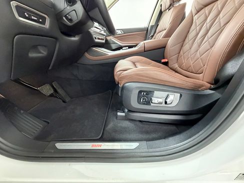 Used 2024 BMW X7 xDrive40i AWD/4WD image 31