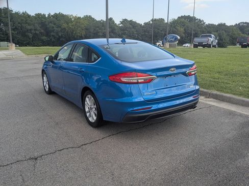 Used 2020 Ford Fusion SE FWD image 5