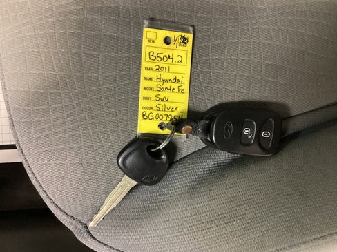 Used 2011 Hyundai Santa Fe GLS image 26