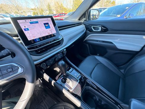 Used 2025 Jeep Compass Limited w/ Elite Group image 22