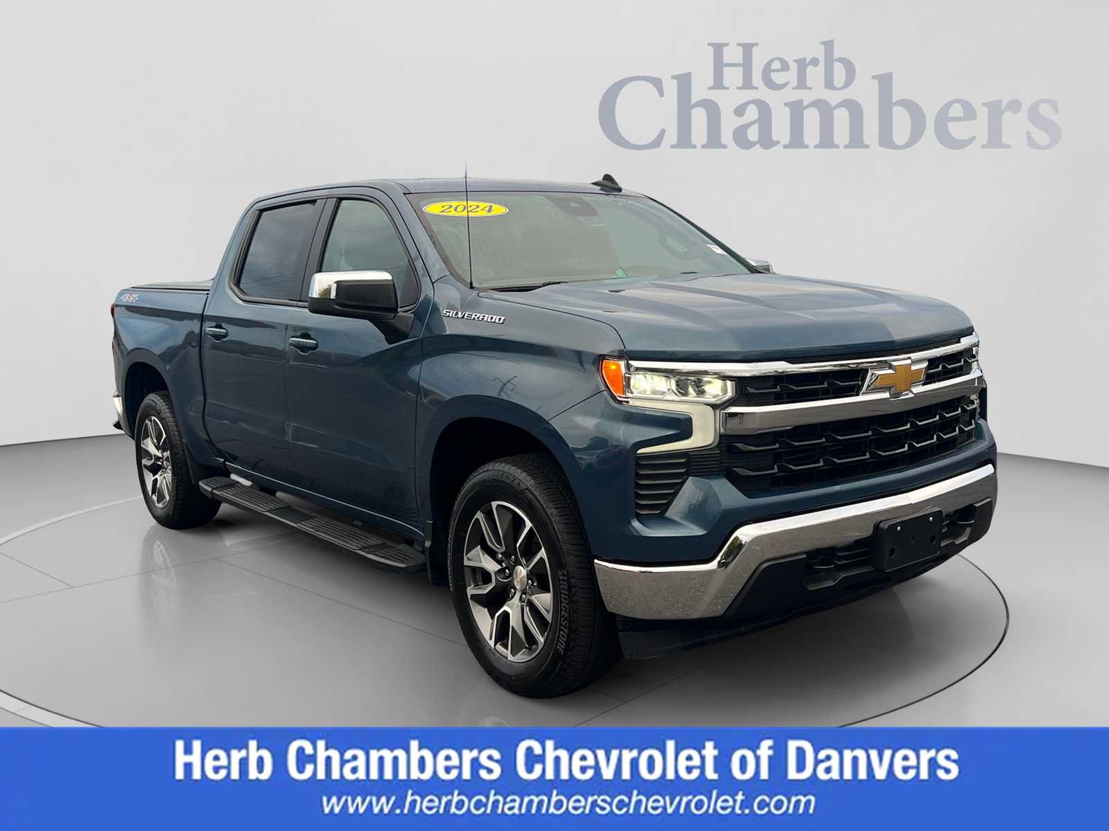 Used 2024 Chevrolet Silverado 1500 LT AWD/4WD image 1