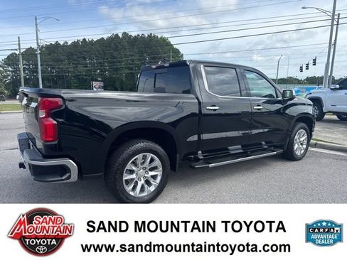 Used 2021 Chevrolet Silverado 1500 LTZ AWD/4WD image 3