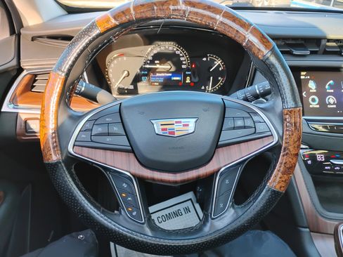 Used 2019 Cadillac XT5 Premium Luxury w/ Driver Assist Package image 8