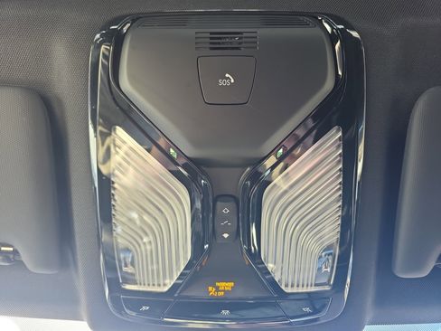 Used 2024 BMW 330i xDrive Sedan w/ Convenience Package image 38