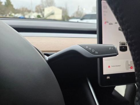 Used 2020 Tesla Model Y Long Range image 34