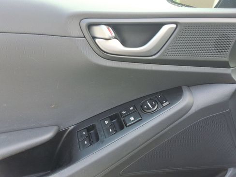 Used 2019 Hyundai Ioniq Blue FWD image 21