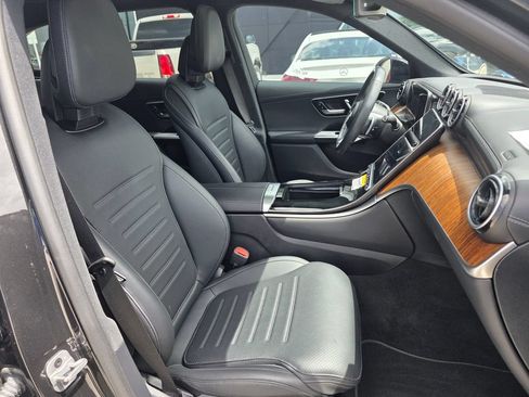 Used 2025 Mercedes-Benz GLC 350e 4MATIC image 15