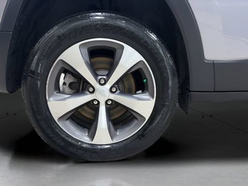 Used 2020 Jeep Cherokee Limited AWD/4WD image 27