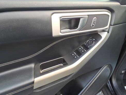 Certified 2020 Ford Explorer XLT w/ Equipment Group 202A image 11