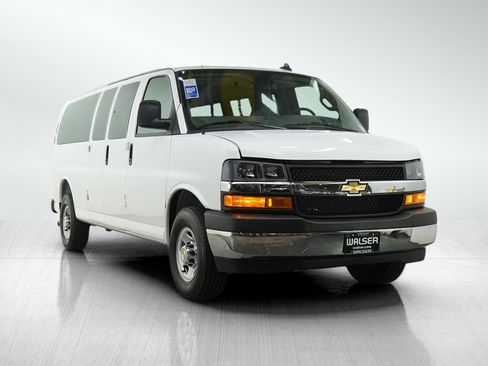 Used 2025 Chevrolet Express 3500 LT w/ LT Preferred Equipment Group RWD image 9