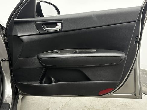 Used 2018 Kia Optima LX image 31