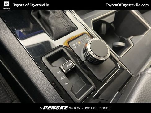 Used 2022 Toyota Tundra SR5 AWD/4WD image 32
