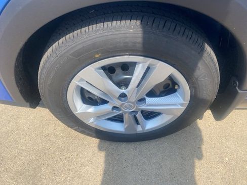 New 2025 Nissan Kicks Play S image 10