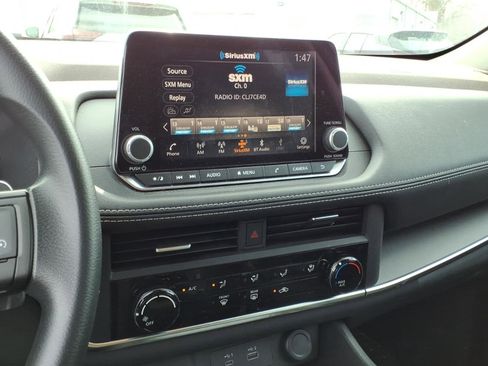 Used 2023 Nissan Rogue S image 10