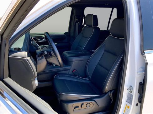 Used 2023 GMC Yukon SLT AWD/4WD image 8